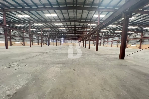 78500 Sqft 400 KW Warehouse in Jebel Ali