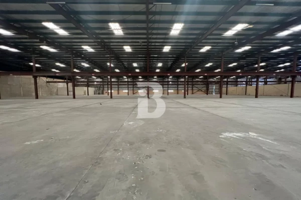 78500 Sqft 400 KW Warehouse in Jebel Ali