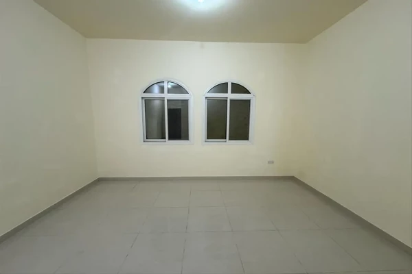 Spacious Studio Neat/Clean Near Mushrif Mall