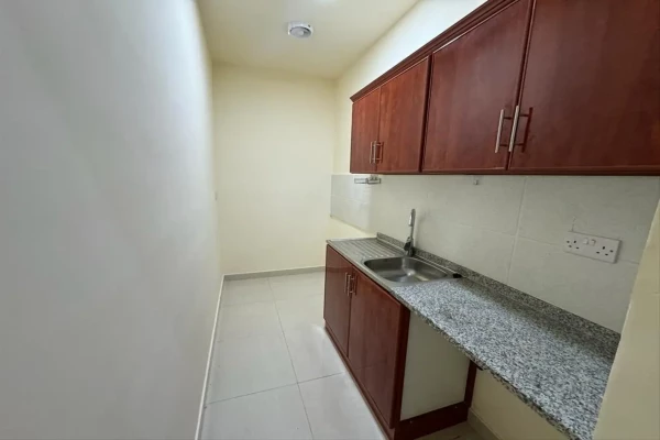 Spacious Studio Neat/Clean Near Mushrif Mall