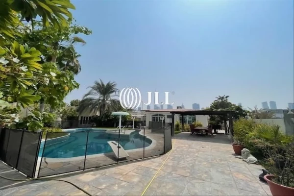 Prime Villa for Commercial use, Jumeirah 2