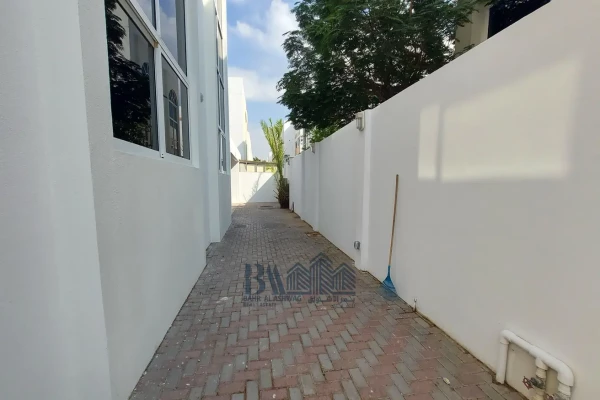 Commercial Villa For Rent in Jumeirah 1