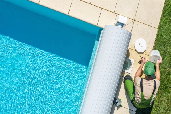 Looking for pool cleaning services in Dubai