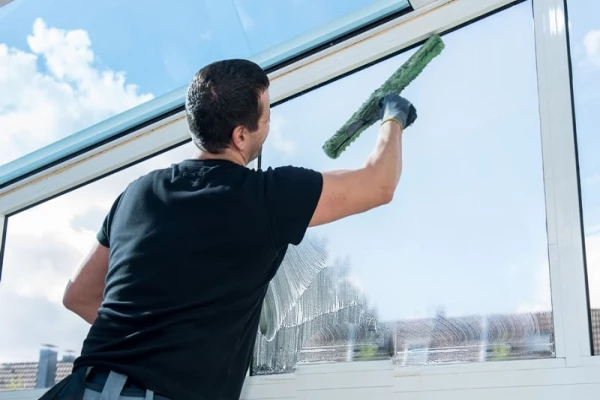 Looking for window cleaning services in Dubai?