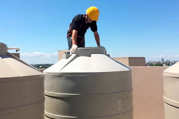 Looking for water tank cleaning services in Dubai?