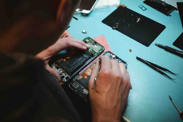 Mobile Phone Repair in Dubai | Tablet and Laptop Repair Service