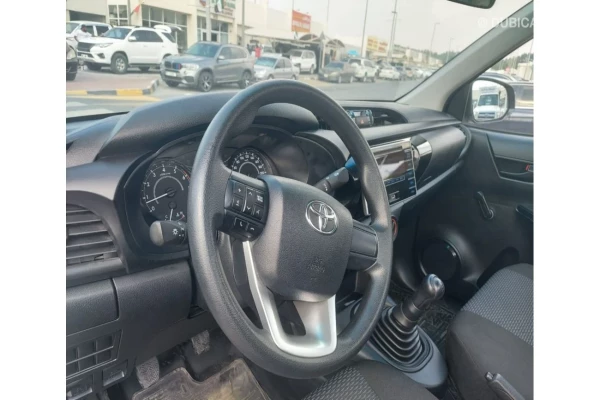 Toyota Hilux SC 4X2 2.7L PETROL MANUAL TRANSMISSION